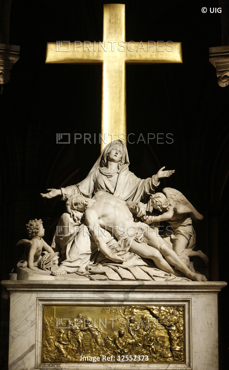 Mass in Notre Dame de Paris cathedral Pieta