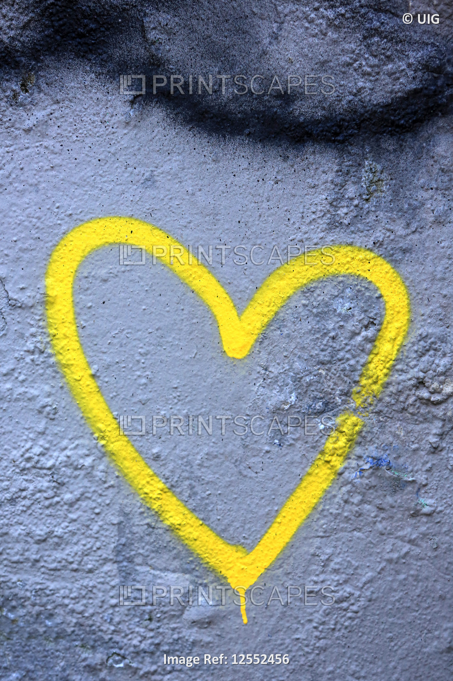 Yellow heart. Tag.  France. 
